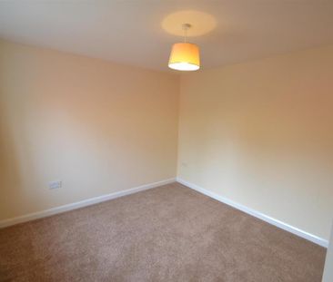 4 bedroom detached house to rent - Photo 5