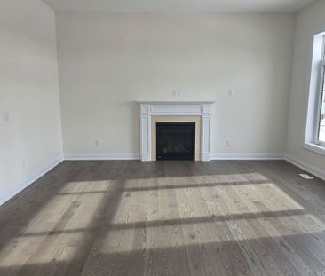 For Lease - 8 Vinnicombe Drive, Oro-Medonte, Ontario - Photo 2