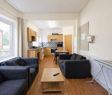 6 bedroom end of terrace house to rent - Photo 2
