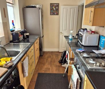 2 bedroom end of terrace house to rent - Photo 4