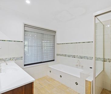 Tranquil Family Retreat with Pool & Office in Tallai - Photo 6