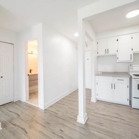 1 MOIS GRATUIT - Moderne & abordable proche de tout à Anjou Montreal - appartement / logement à louer - Photo 4