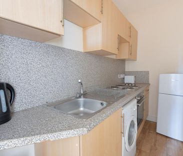 1 bedroom flat to rent - Photo 6