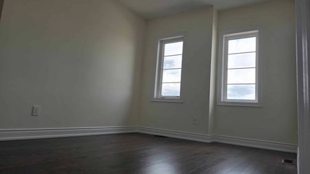 Upper level 4 bedroom home for rent Barrie/Springwater - Photo 3