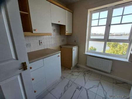 2 bedroom property to rent in London - Photo 2