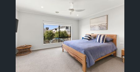 Prime Location With Bay Views - Photo 2