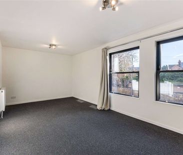 A two bedroom townhouse - Photo 2