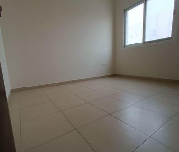 Modern 1 BR in Al Warqa'a 1: Unfurnished Gem - Photo 2
