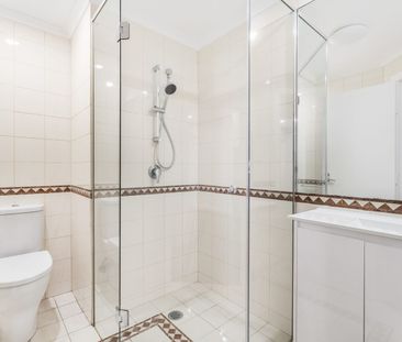 Three Bedroom Townhouse with Large Courtyard in the Popular 'Hopeto... - Photo 6