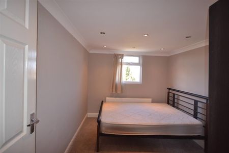 Borwick Avenue, London - Photo 2