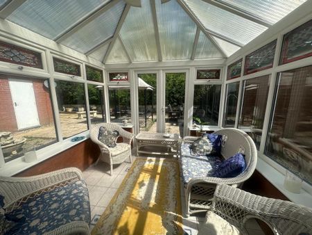 5 bedroom detached house to rent - Photo 4