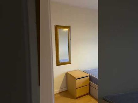 2 Bed Flat, Sugar Mill Square, M5 - Photo 4