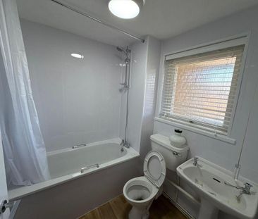 2 bedroom terraced house to rent - Photo 6