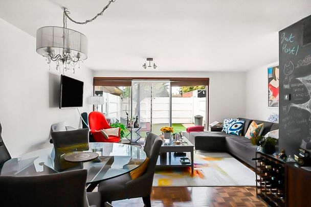 Room in a Shared House, Brierley Close, SE25 - Photo 1