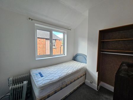 2 bedroom flat to rent - Photo 4