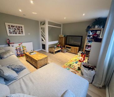 3 bedroom terraced house to rent - Photo 1