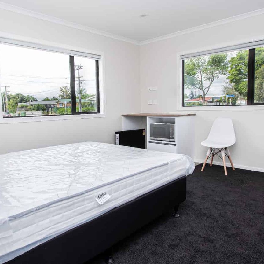 Like new - Power and Internet included, handy to Uni - Photo 1