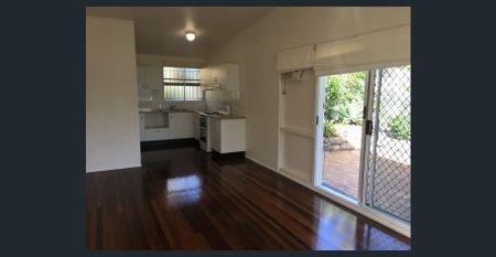 Charming Two-Bedroom Unit with Private Courtyard in the Heart of Coorparoo - Photo 4