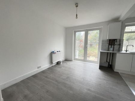 3 bedroom house to rent - Photo 2