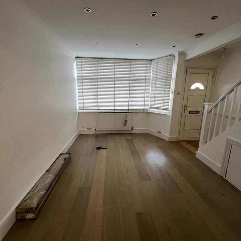 2 bedroom terraced house to rent - Photo 1