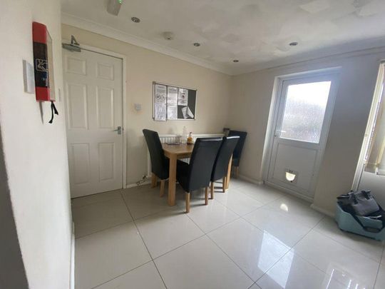 1 bedroom in a house share to rent - Photo 1