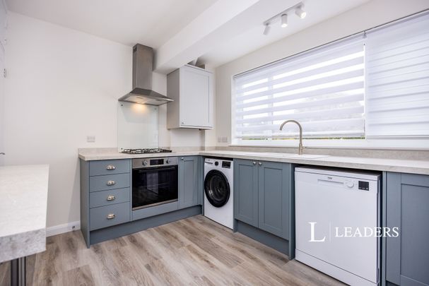 2 bedroom apartment to rent Berkeley Court, London Road, GU1 - Photo 1