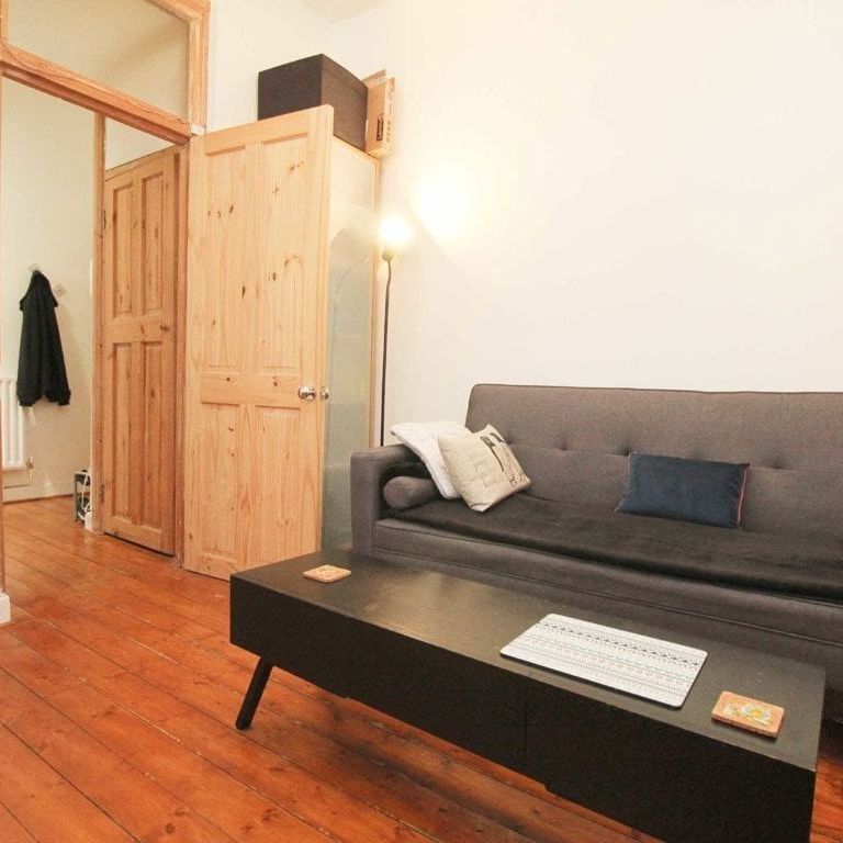 Tooley Street - Photo 1