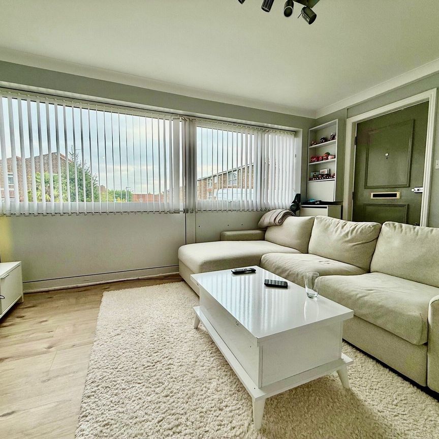 Berners Way, Broxbourne - Photo 1