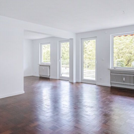 Idyllisch Wohnen zwischen den Seen: Gut geschnittene 4-Zimmer-Wohnung mit Terrasse - Photo 1