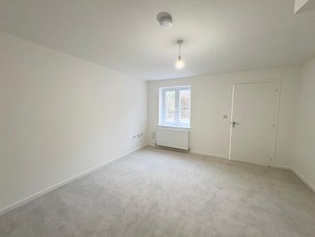 3 bedroom semi-detached house to rent - Photo 2