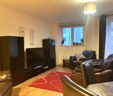 Room in a Shared Flat, Lochend Park View, EH7 - Photo 3