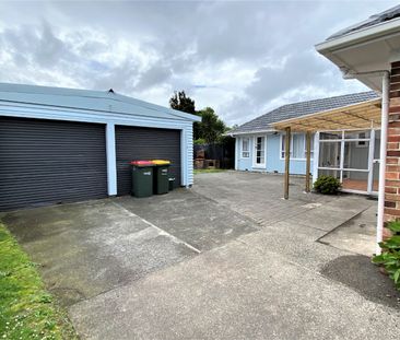 Spacious Tidy Home - Photo 4