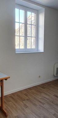 Appartement meublé de type 2 Foyer Place aux Sabots à Langeac - Photo 1
