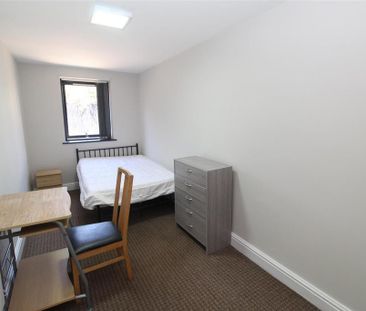 6 bedroom flat to rent - Photo 4