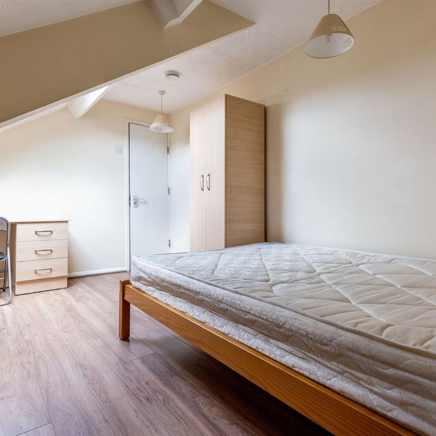 5 bed maisonette to rent in Warton Terrace, Heaton, NE6 - Photo 1