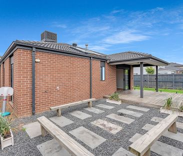 38 Poe Circuit, Officer VIC 3809 - House For Rent | Domain - Photo 5