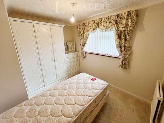 North Parade, Holbeach, PE12 - Photo 1