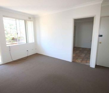 Top-floor retreat in a prized Dulwich Hill pocket - Photo 5