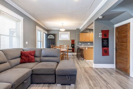 Fully Detached 2 Bedroom home in Niagara Falls! - Photo 3