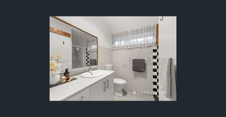 Family Comfort in Prime Glen Waverley Pocket - Photo 4