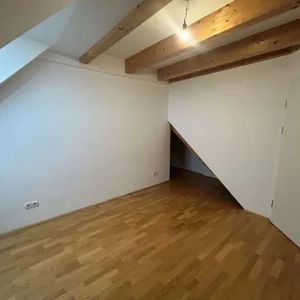 Helle 3-Zimmer-Maisonette mit Freifläche und Galerie! - Photo 2
