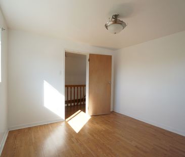 For Lease - 612 Russell Road Unit# Upper level, Clarence-Rockland, ... - Photo 3