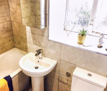 1 bedroom in a house share to rent - Photo 5