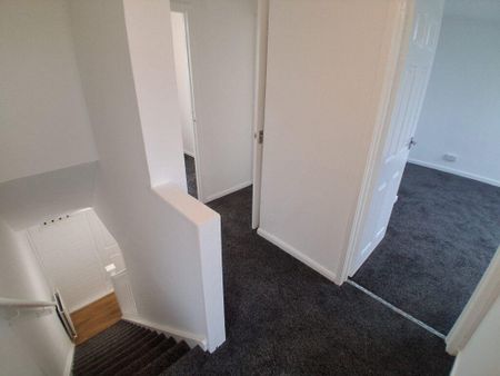 3 bedroom semi-detached house to rent - Photo 4