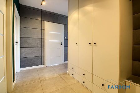 Najwyższy Standard w Centrum Miasta - APARTAMENT 65 m2 + GARAŻ - Zdjęcie 2