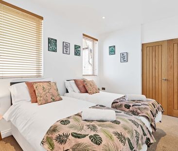 2 Bed Flat, Holcombe House High Street, BN2 - Photo 3