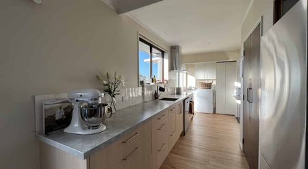 137A Tuhikaramea Road, Dinsdale - Photo 4