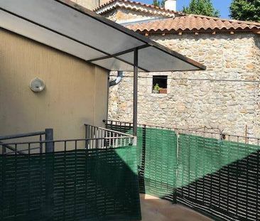 Location appartement rénové 3 pièces 78.46 m² à Vallon-Pont-d'Arc (... - Photo 3