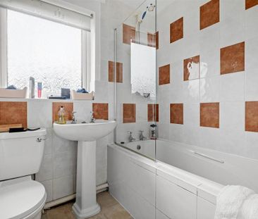 3 bedroom terraced house to rent - Photo 4