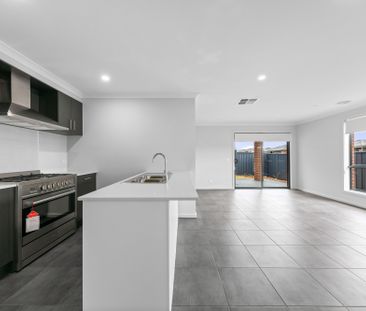 119 Oldbridge Boulevard, Weir Views VIC 3338 - House For Rent | Domain - Photo 1